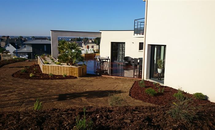 Aménagement terrasse, bac, engazonnement et plantation Binic 22