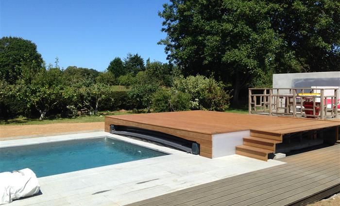 Habillage abri de protection piscine 22 - paysagiste et créateur de jardin 35