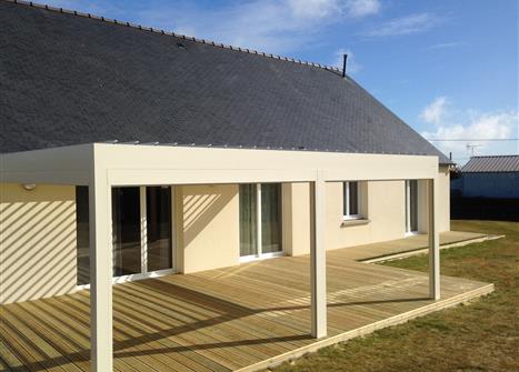 Terrasse en Pin Classe 4 sous pergola Bioclimatique - paysagiste 22 